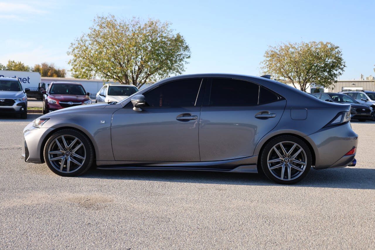 Used 2019 Lexus IS 300 F Sport w/ F Sport Package AWD/4WD image 8