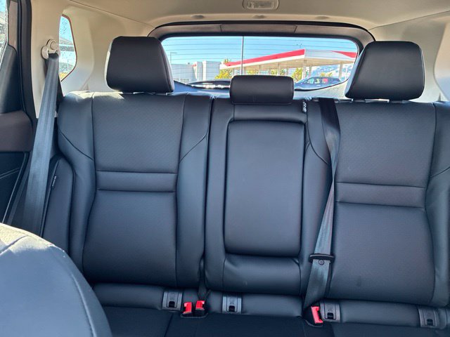Used 2023 Nissan Rogue SV w/ SV Premium B Package AWD/4WD image 18