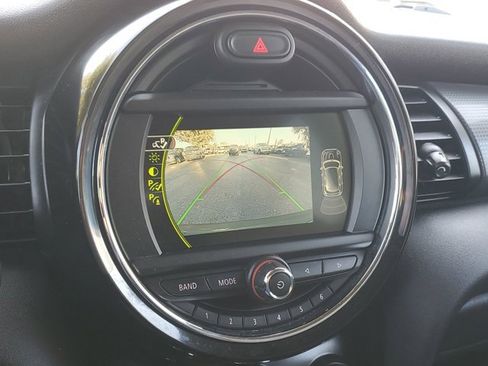 Used 2018 MINI Cooper 4-Door Hardtop image 23