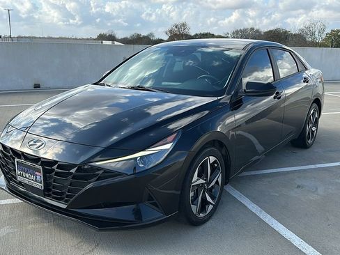 Used 2023 Hyundai Elantra SEL w/ Convenience Package image 8