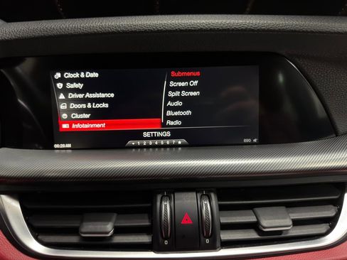Used 2019 Alfa Romeo Stelvio Ti Sport w/ Quick Order Package 22S Sport AWD/4WD image 21
