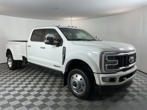 Used 2024 Ford F450 Platinum w/ FX4 Off-Road Package image 3