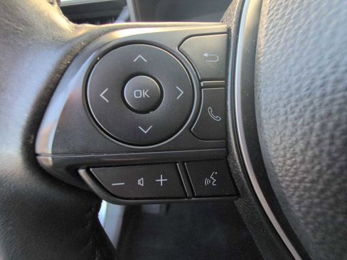 Used 2024 Toyota Corolla Cross LE image 24