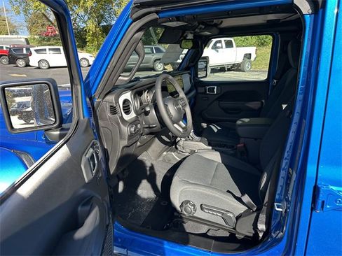 New 2025 Jeep Gladiator Sport image 33