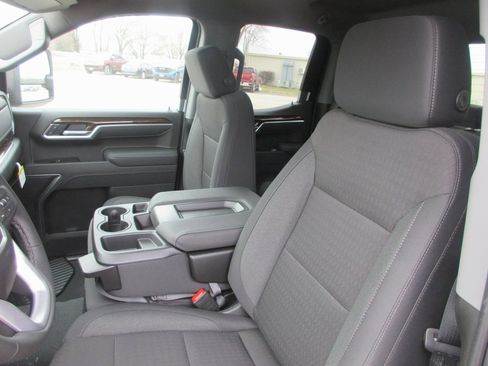 New 2026 GMC Sierra 1500 SLE w/ Max Trailering Package image 13