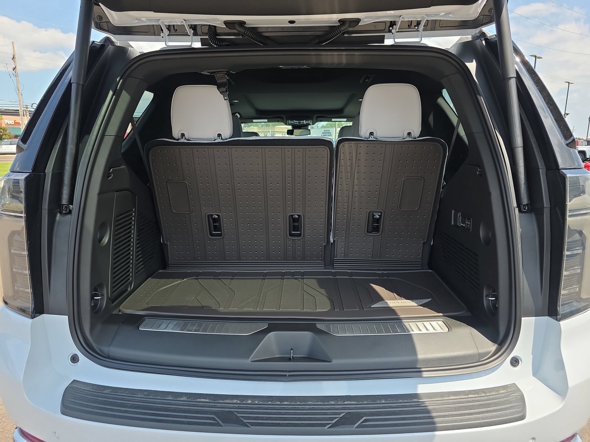 New 2026 Chevrolet Tahoe Premier w/ Sun And Tow Package AWD/4WD image 15