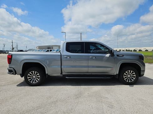 Used 2023 GMC Sierra 1500 AT4 w/ AT4 Premium Package AWD/4WD image 2