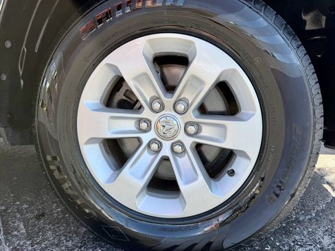 Used 2019 RAM 1500 Laramie AWD/4WD image 28