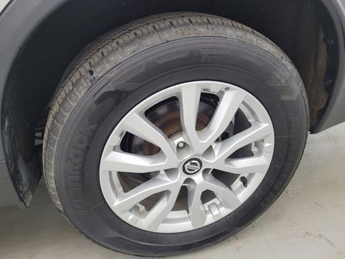 Used 2018 Nissan Rogue SV w/ Premium Package AWD/4WD image 31