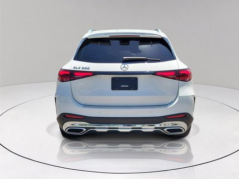 Used 2024 Mercedes-Benz GLC 300 image 5