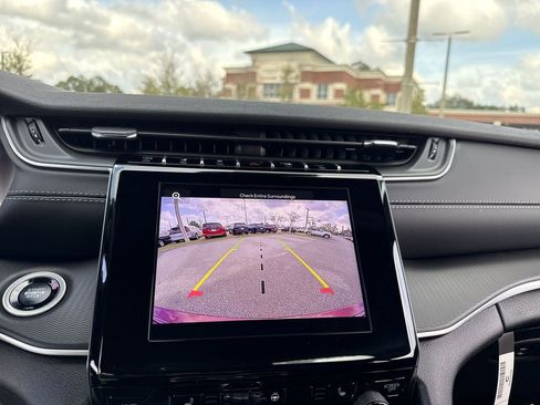 New 2025 Jeep Grand Cherokee Laredo X w/ Luxury Tech Group I image 24