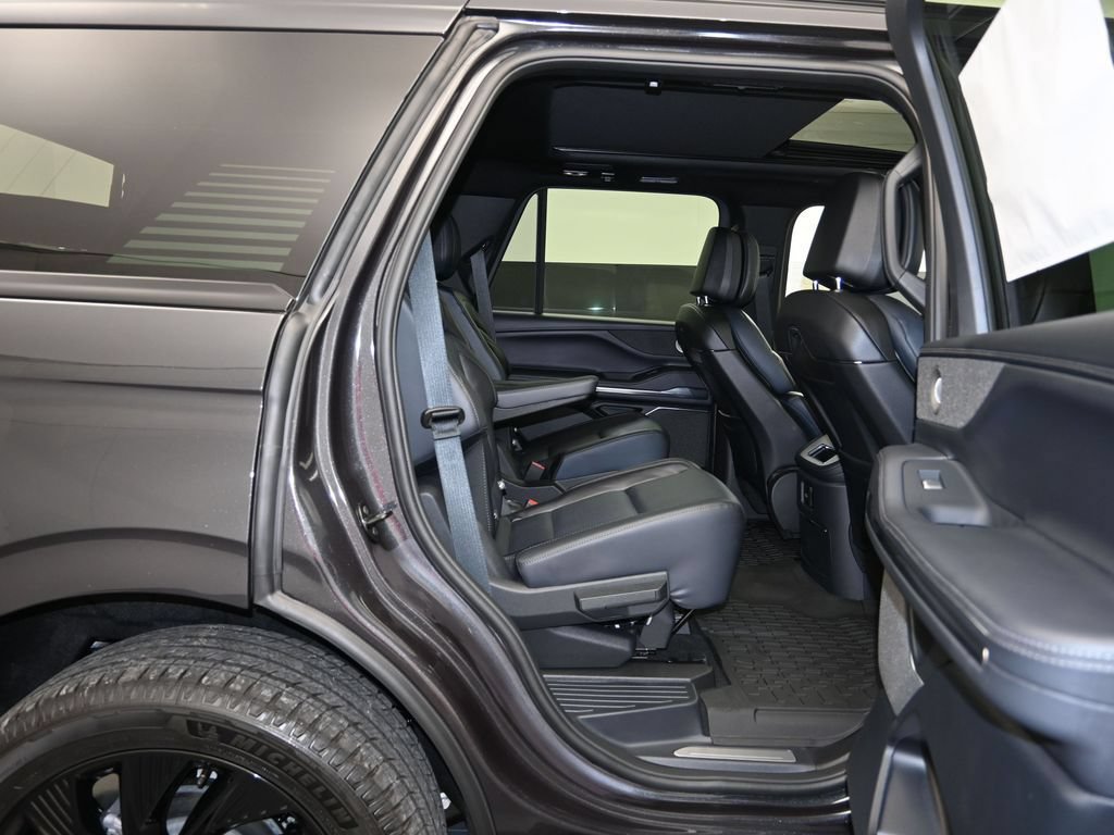 New 2026 Lincoln Navigator Reserve w/ Jet Appearance Package AWD/4WD image 27