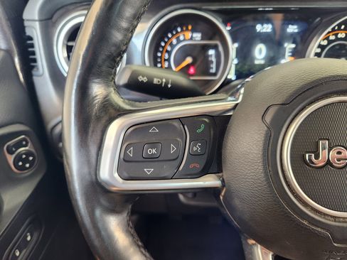 Used 2020 Jeep Wrangler Unlimited Sahara AWD/4WD image 29