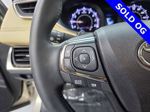 Used 2017 Toyota Avalon Limited image 19