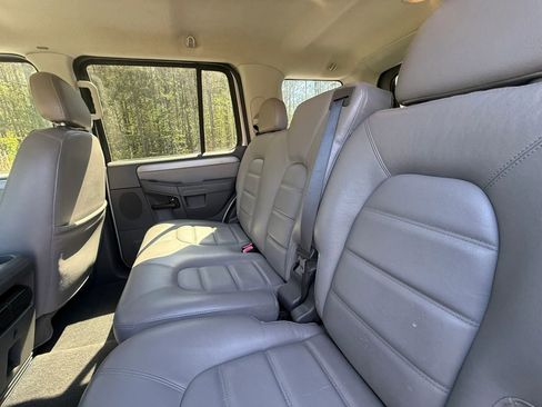 Used 2005 Ford Explorer Sport XLT image 17
