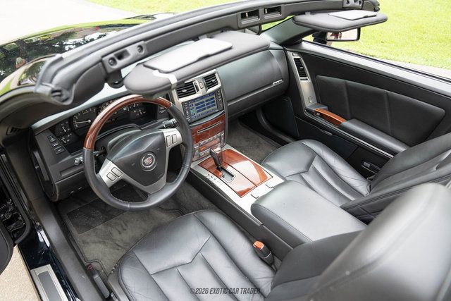 Used 2006 Cadillac XLR RWD image 54