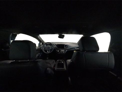 New 2026 Chrysler Voyager LX image 33