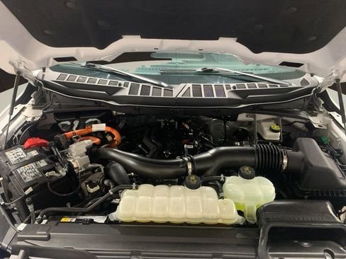 Used 2025 Ford F150 Lariat w/ Equipment Group 501A Mid AWD/4WD image 31