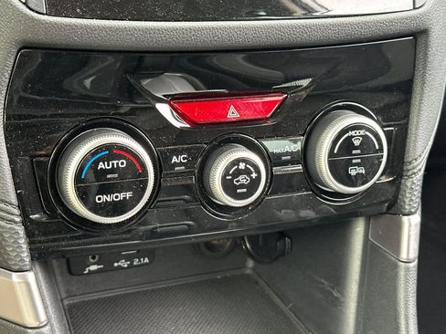 Used 2023 Subaru Forester Premium image 19