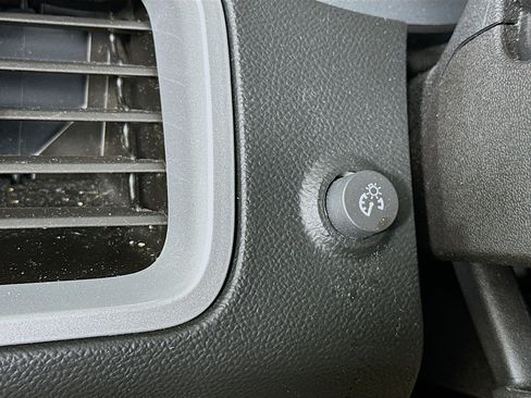 Used 2016 Chevrolet Equinox LT w/ Convenience Package image 17