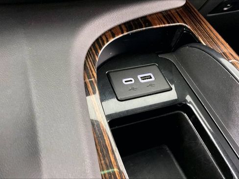 Certified 2023 Cadillac Escalade Premium Luxury AWD/4WD image 15