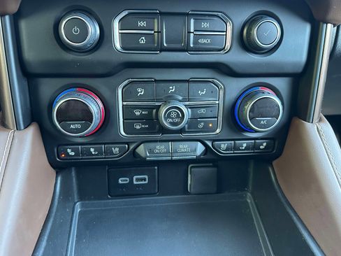 Certified 2023 Chevrolet Suburban High Country w/ Advanced Technology Package image 13