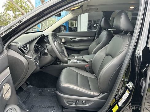 Used 2023 INFINITI QX50 Luxe w/ Accent Package FWD image 30