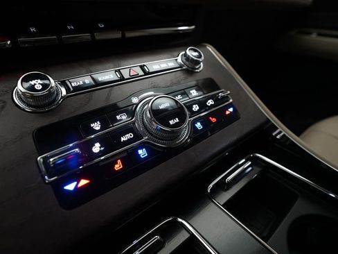 Used 2023 Lincoln Aviator Reserve w/ Equipment Group 201A AWD/4WD image 22