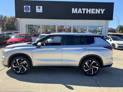 Used 2022 Mitsubishi Outlander ES image 2