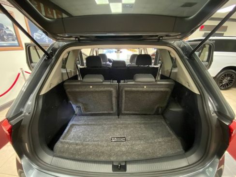Used 2023 Volkswagen Tiguan SE FWD image 8