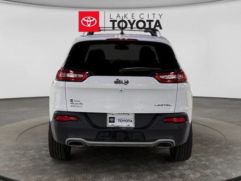 Used 2018 Jeep Cherokee Limited w/ Trailer Tow Group AWD/4WD image 7