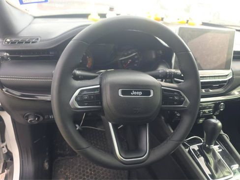 Used 2023 Jeep Compass Latitude w/ Convenience Group AWD/4WD image 7