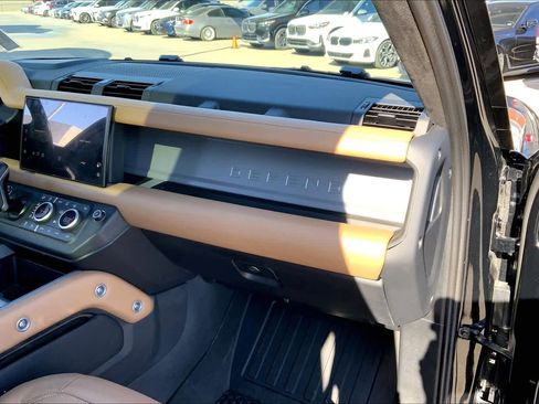 Used 2025 Land Rover Defender 110 X image 16