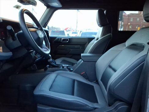 Used 2024 Ford Bronco Black Diamond image 13