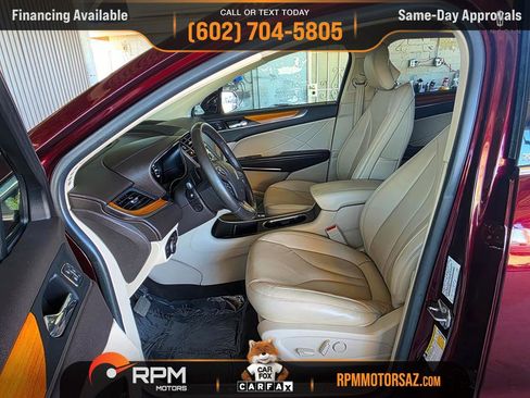 Used 2017 Lincoln MKC Select w/ Select Plus Package FWD image 9