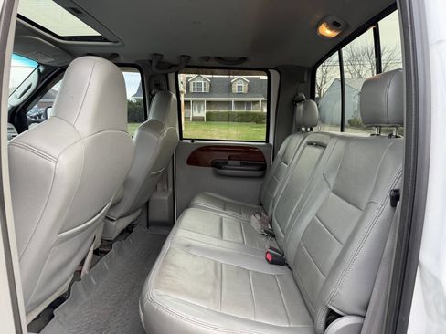 Used 2005 Ford F250 Lariat image 16