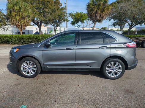 Used 2022 Ford Edge Titanium image 9