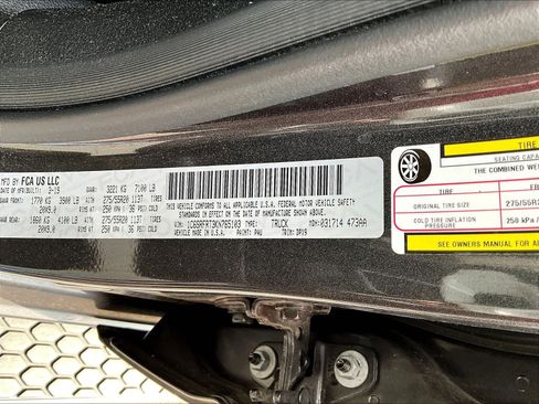 Used 2019 RAM 1500 Laramie AWD/4WD image 6