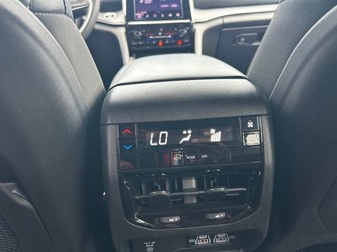 Used 2025 Jeep Grand Cherokee L Laredo RWD image 17