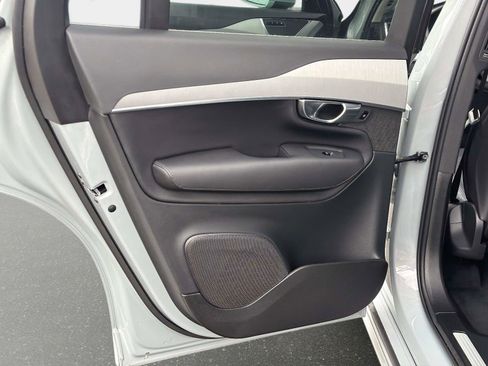 Certified 2025 Volvo XC90 B5 Core AWD/4WD image 12