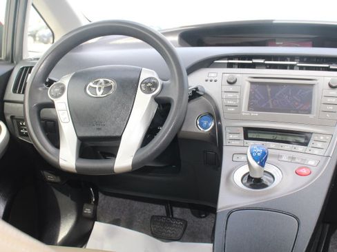 Used 2014 Toyota Prius Three FWD image 21