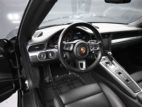 Certified 2018 Porsche 911 Carrera S RWD image 4
