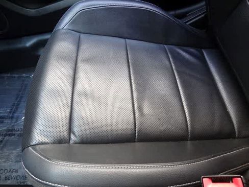 Used 2022 Ford Mustang Premium image 33