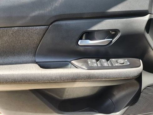 Used 2025 Nissan Kicks SV w/ Illumination Package FWD image 21