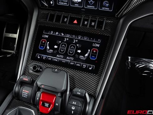 Used 2023 Lamborghini Urus Performante AWD/4WD image 36