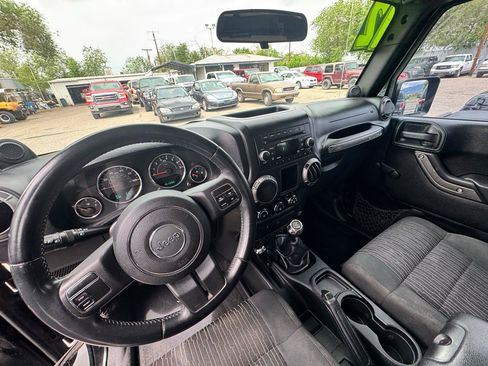 Used 2012 Jeep Wrangler Sport AWD/4WD image 11
