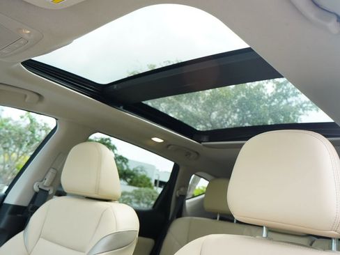 Used 2023 Nissan Murano Platinum w/ Cargo Package FWD image 5