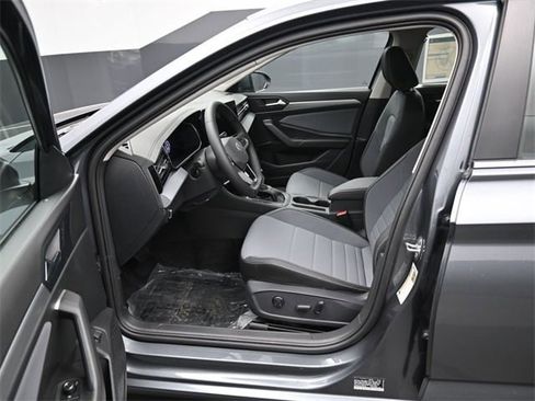 New 2026 Volkswagen Jetta SE image 9