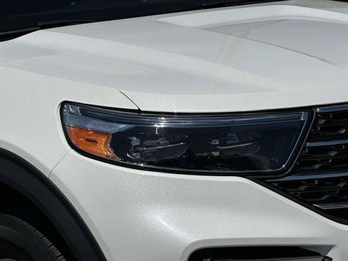 Used 2023 Ford Explorer XLT w/ Equipment Group 202A AWD/4WD image 8