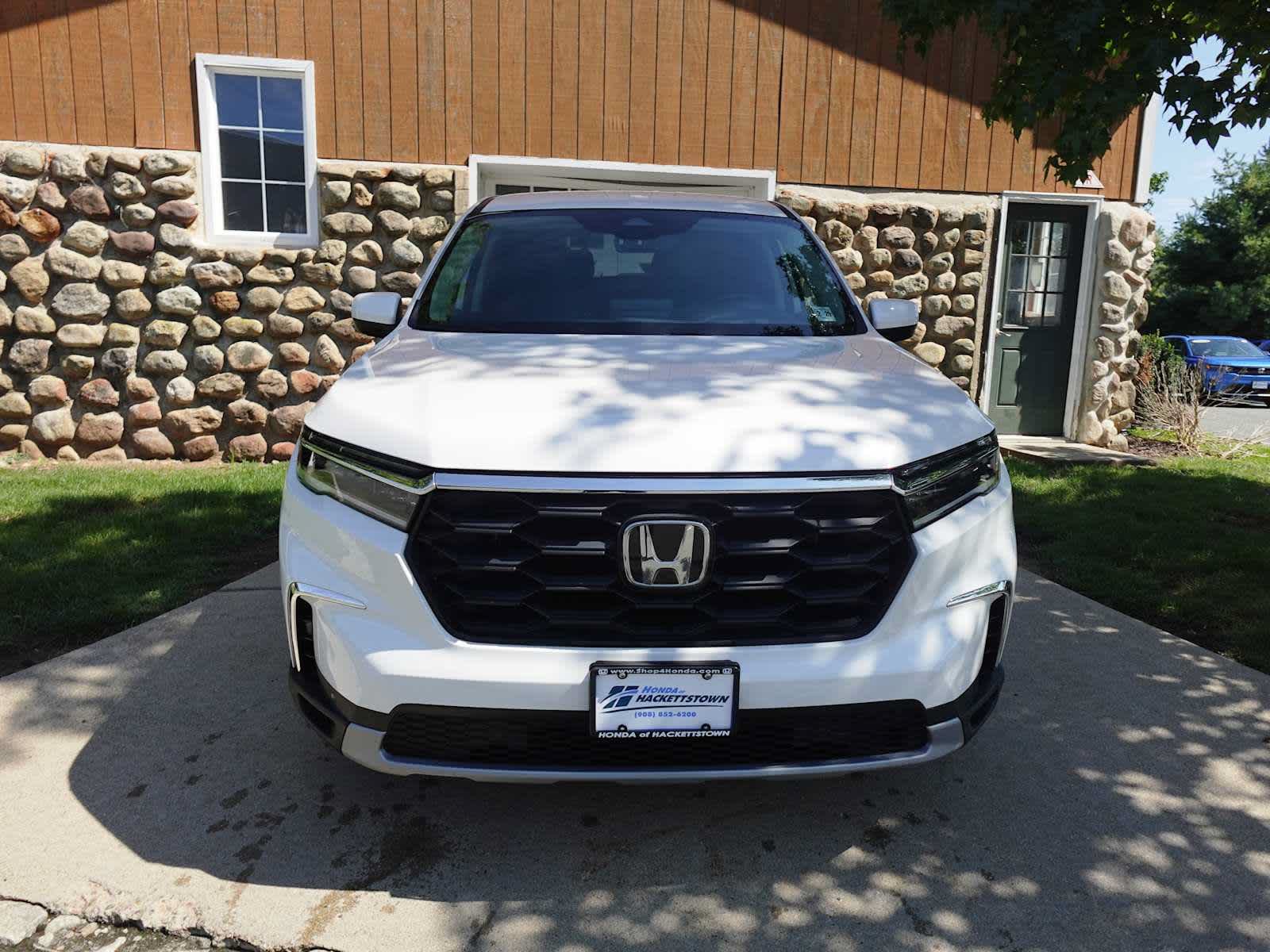 Certified 2024 Honda Pilot EX-L image 2